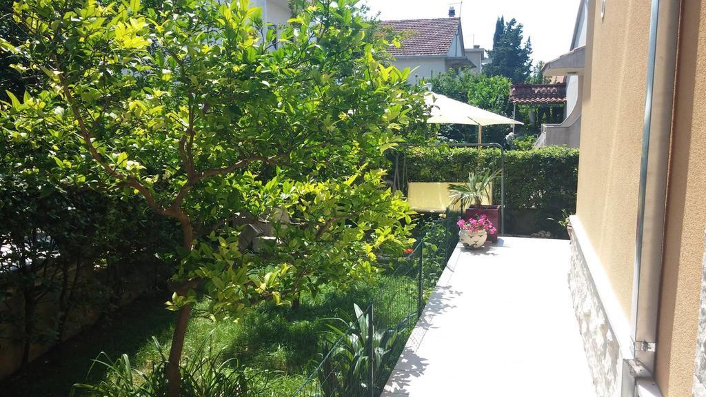Apartment Lala Kaštela الغرفة الصورة