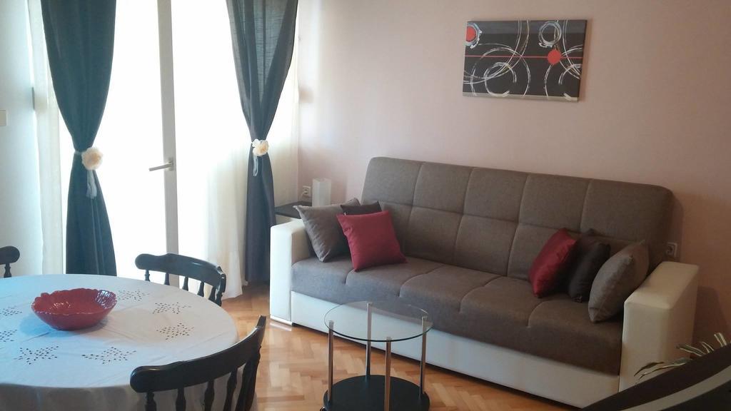 Apartment Lala Kaštela الغرفة الصورة